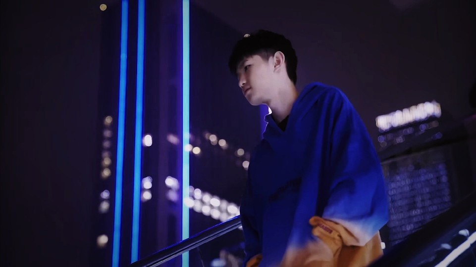 他的称赞来